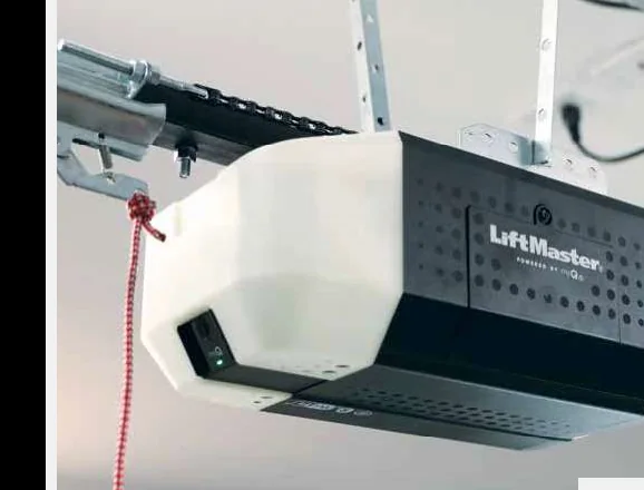 LiftMaster 2420L Basic chain-drive garage door opener with integrated camera and battery backup